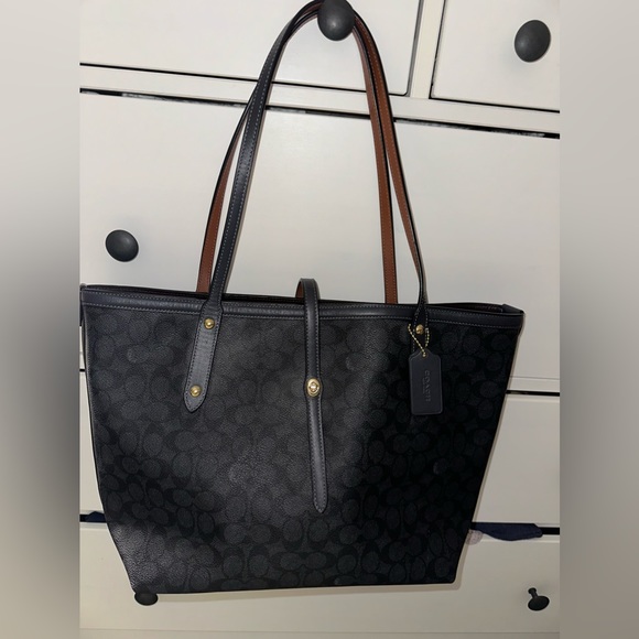 Coach Handbags - Large Signature Coach bag in navy blue